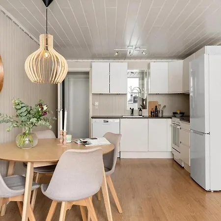 Apartment Modern 2 Bedroom In The Heart Of
