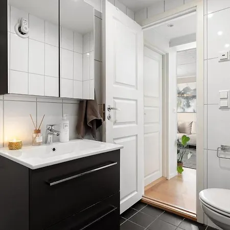 Apartment Modern 2 Bedroom In The Heart Of *