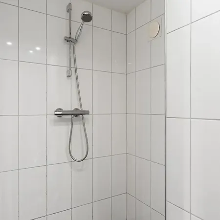 Modern 2 Bedroom In The Heart Of