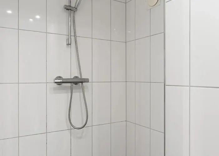Modern 2 Bedroom In The Heart Of